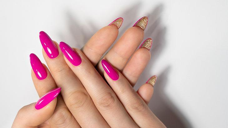 takma tirnak ve kalici oje tirnak yapisini bozuyor enfeksiyonlara zemin hazirliyor GaKBKaY5.jpg