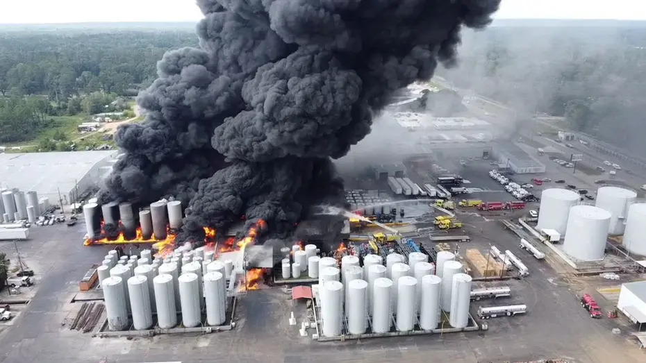 abdde 48 bin ton amonyak depolayan tesiste sizinti bolge tahliye edildi VzHzQqCE.png