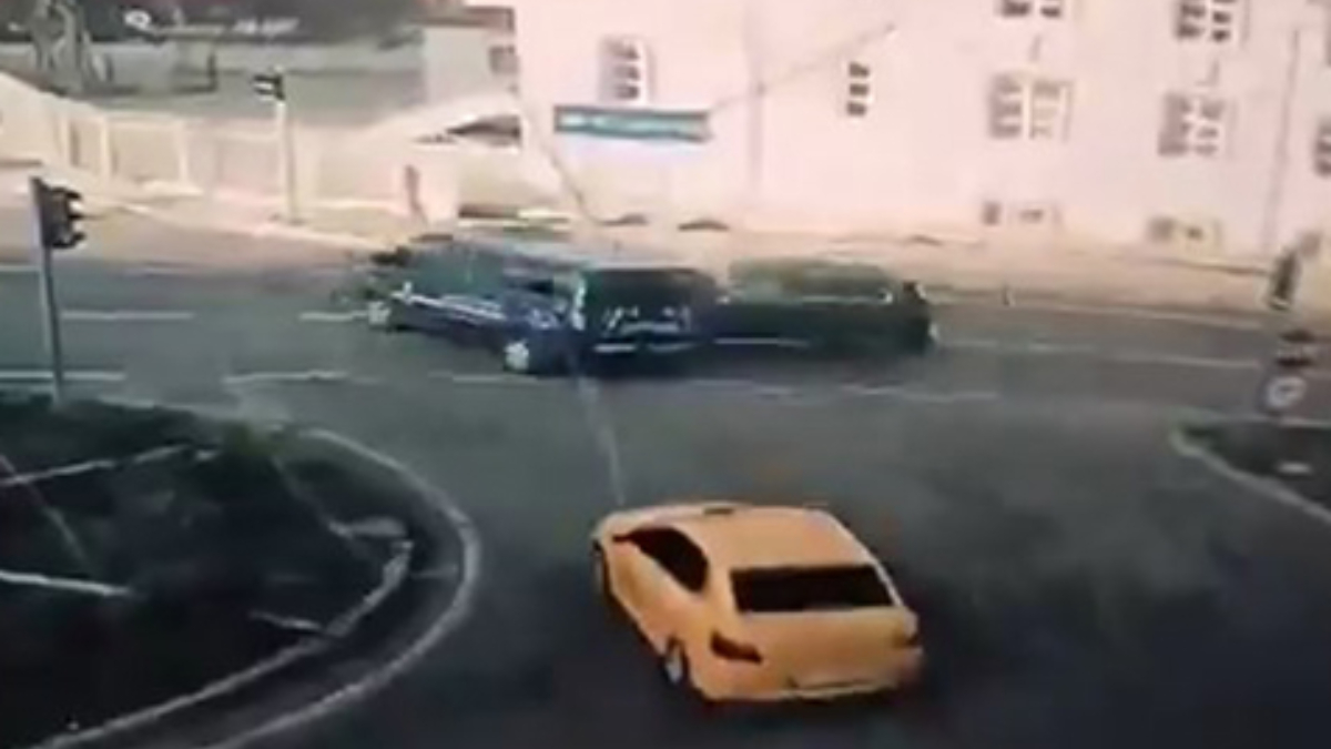 gumushanede jandarma minibusune makam araci carpti 2 asker yaralandi uiex477N.jpg