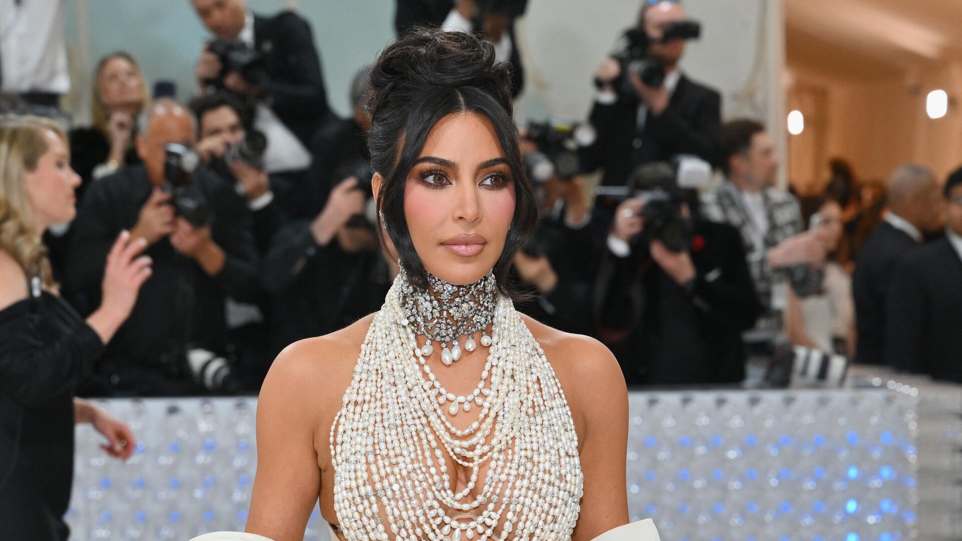 kim kardashian aya inis sahteydi demisti nasadan yanit geldi v8kQf1BL.jpg